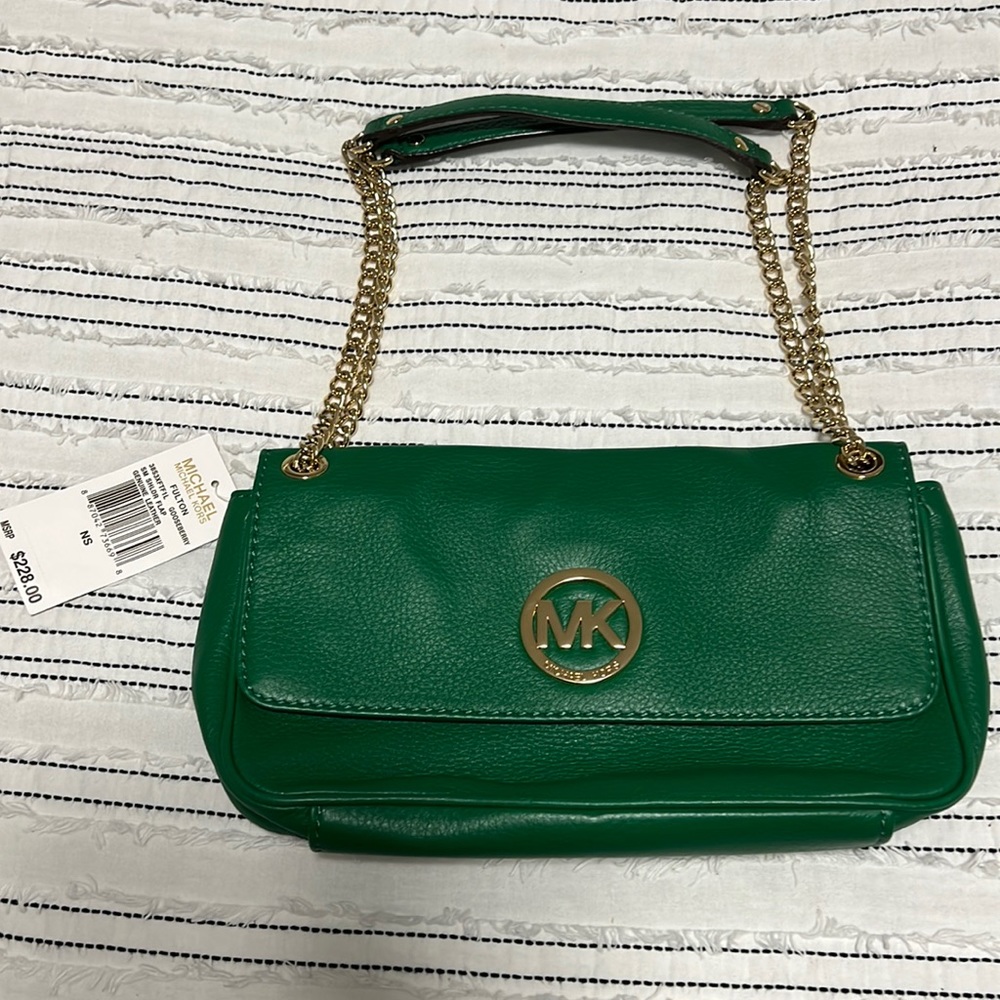 Green Michael Korks bag so cute! And Brand New